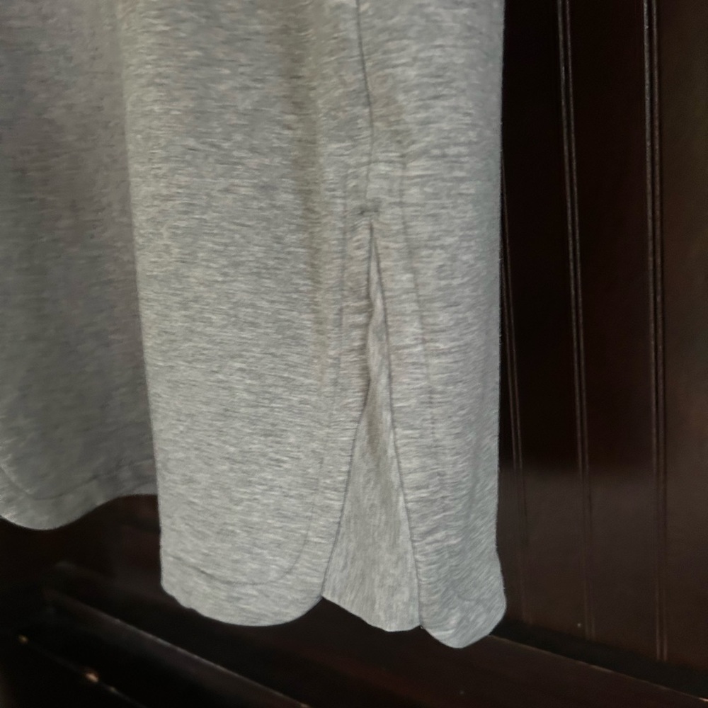 ATHLETA Gray Short Sleeve Crew Neck T-Shirt Athletic Dress Athleisure Preppy | M - Picture 7 of 16